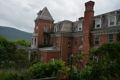 /international/us/3-pine-terrace-road-highland-falls-ny-110101242082/