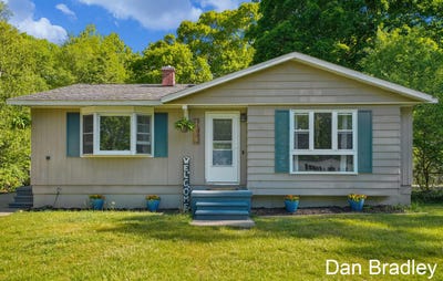 /international/us/2506-james-avenue-muskegon-mi-110108357343/