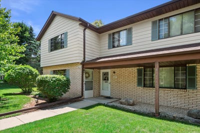 /international/us/611-dundee-ln-hartland-wi-110100614419/