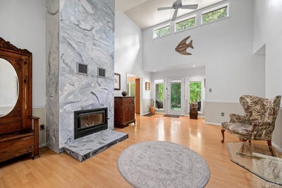 /international/us/29-deer-haven-drive-buena-vista-va-110108118721/