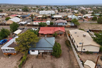 /international/us/1009-cook-street-espanola-nm-110120086956/
