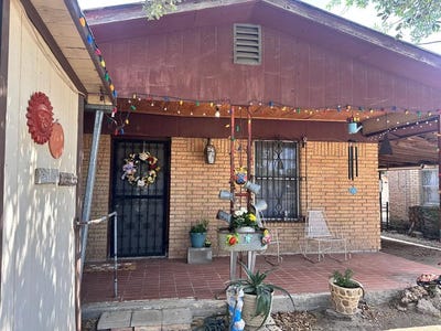 /international/us/253-s-monroe-st-eagle-pass-tx-110107954189/