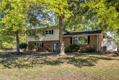 /international/us/1602-broadway-drive-graham-nc-110120459657/