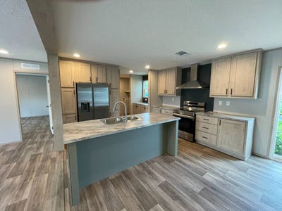 /international/us/11500-sw-kanner-hwy-indiantown-fl-110099440204/