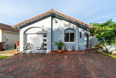 /international/us/6853-w-25-court-hialeah-gardens-fl-110100939212/