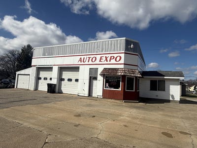 /international/us/305-w-clifton-street-tomah-wi-110107056738/