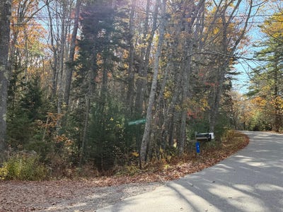 /international/us/lockhart-cove-road-bristol-me-110103272067/