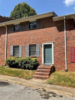 /international/us/6354-shannon-parkway-union-city-ga-110096630317/