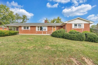 /international/us/61-caldwell-st-new-castle-va-110120483336/