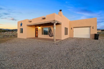 /international/us/29-sebastian-ranchos-de-taos-nm-110107229813/