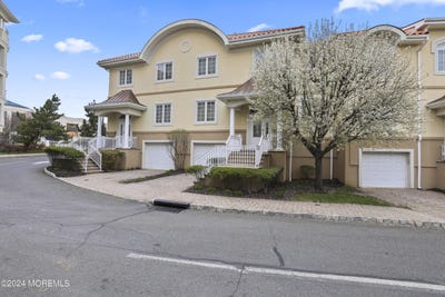 /international/us/12-riviera-drive-long-branch-nj-110107955010/