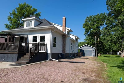 /international/us/411-garfield-ave-willow-lake-sd-110099849142/