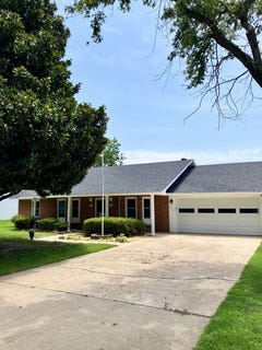 /international/us/409-harrison-st-sikeston-mo-110120497243/