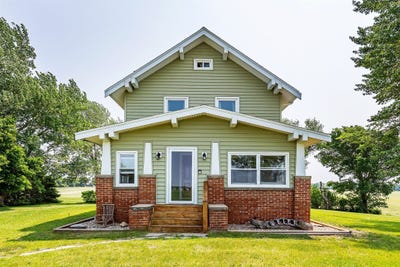 /international/us/2160-clover-avenue-perry-ia-110100054155/