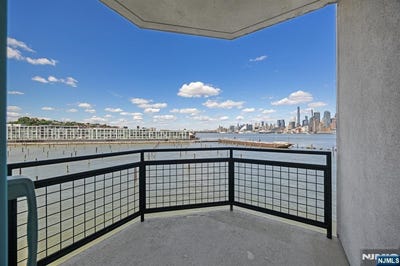 /international/us/600-harbor-boulevard-weehawken-nj-110119545605/
