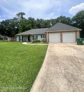 /international/us/11258-laura-lane-gulfport-ms-110107285634/