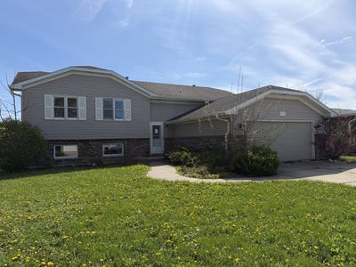 /international/us/2375-chestnut-lane-morris-il-110107437782/