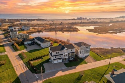 /international/us/2-sedge-court-narragansett-ri-110107389668/