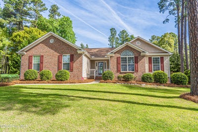 /international/us/whispering-pines-nc-110107286722/