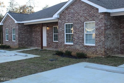 /international/us/1007-bassett-drive-mccomb-ms-110108059339/