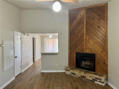 /international/us/2301-west-creek-lane-college-station-tx-110098086381/