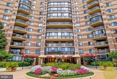/international/us/8360-greensboro-drive-mclean-va-110101212785/