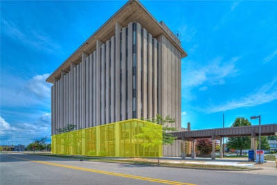 /international/us/221-w-webster-avenue-muskegon-mi-110107084882/