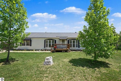/international/us/9145-lydell-road-farwell-mi-110109067381/