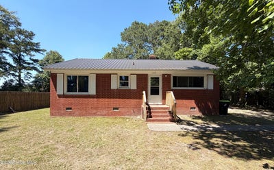 /international/us/102-house-street-robersonville-nc-110108574326/