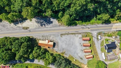 /international/us/137-bearhole-road-pineville-wv-110107799799/