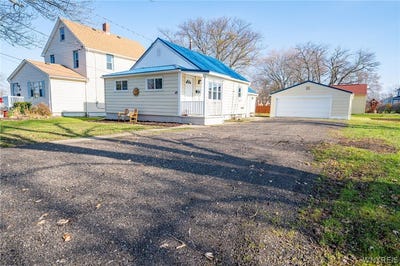 /international/us/49-lorain-street-angola-ny-110106127107/
