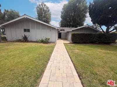 /international/us/18400-bermuda-st-los-angeles-ca-110108476614/