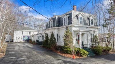 /international/us/156-n-main-street-brewer-me-110107635038/