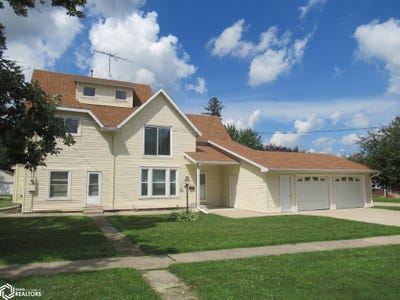 /international/us/506-n-7th-forest-city-ia-110109345886/