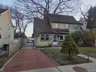 /international/us/111-w-centennial-avenue-roosevelt-ny-110106534222/