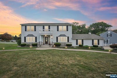 /international/us/17-mayhew-drive-fairfield-nj-110100973267/