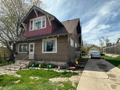 /international/us/321-madison-ave-ortonville-mn-110108304043/