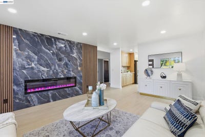 /international/us/1913-w-middlefield-rd-mountain-view-ca-110108170290/