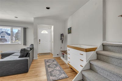 /international/us/34-roxbury-road-port-washington-ny-110106011789/