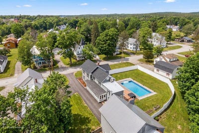 /international/us/37-spring-street-dover-foxcroft-me-110107658986/