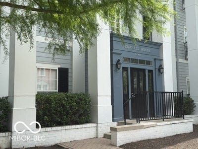 /international/us/12913-tradd-street-carmel-in-110108694912/
