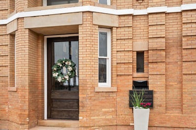 /international/us/200-e-clark-st-bartlett-tx-110107727369/