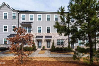 /international/us/406-clementine-drive-cary-nc-110107348972/