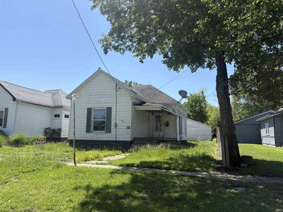 /international/us/803-w-pine-street-robinson-il-110107869006/