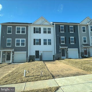 /international/us/17-angus-drive-hanover-pa-110097775268/