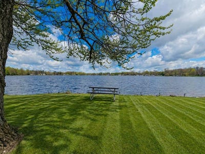 /international/us/4492-e-bear-lake-road-osseo-mi-110105983052/