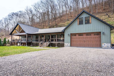 /international/us/714-grassy-branch-pikeville-ky-110106479036/