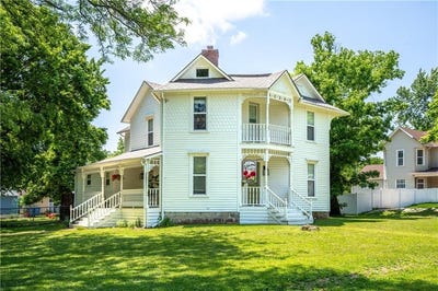 /international/us/303-w-3rd-street-chanute-ks-110108153318/