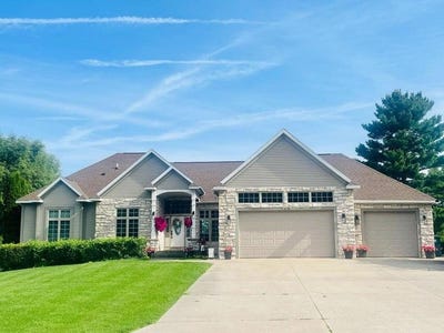 /international/us/740-bridgeview-bay-drive-norton-shores-mi-110097057241/