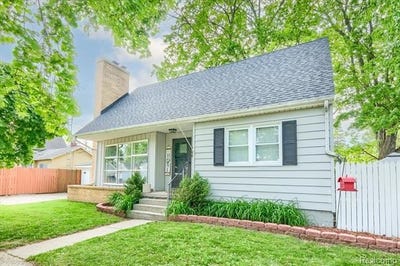 /international/us/825-n-monroe-street-lapeer-mi-110108122596/